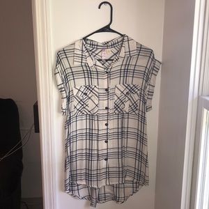 White and navy plaid short sleeve button up